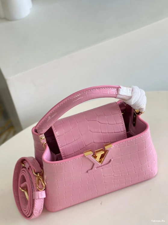 VUITTON LOUIS MINI CAPUCINES 1228